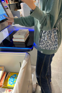 กระเป๋าผ้าลายดอกไม้สะพายข้างผู้หญิง กระเป๋าใส่โทรศัพท์มือถือแบบสะพายข้าง กระเป๋าผ้าใบสไตล์เกาหลี กระเป๋าสะพายข้างแบบลำลอง