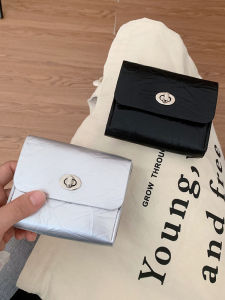 กระเป๋าสตางค์หนัง PU ทรงสั้นสำหรับผู้หญิง ดีไซน์เรียบง่าย หรูหรา มีซิปปิด พร้อมช่องใส่บัตร กระเป๋าสตางค์แบบพกพาที่มีฟังก์ชันหลายอย่าง