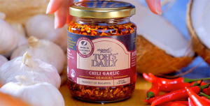 [Bundle of 2] Toh’s Daily 100% HALAL Chili Garlic Crisp 200gx2 (Red Sambal)