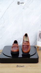 SEIS Vega Sepatu Docmart Wanita / Loafer