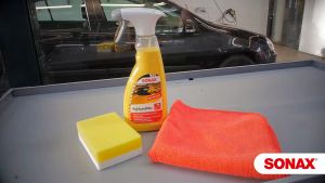 Chai xịt đánh bóng nhanh và bảo vệ sơn xe khi ướt Sonax 288200 500ml - Tốc độ 247 có sáp Carnauba dùng được trên nhựa cao su tác dụng lâu dài