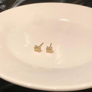 Elegant Gold Letter H Earrings Dora Fashion Jewelry Small And Exquisite New 2024 Womens Stylish Hoop Ear Cuff Accessory