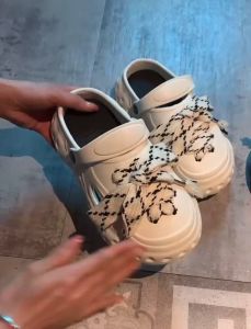 ส่งเร็วพิเศษ! รองเท้าหัวโต One for all พร้อมส่งจากไทย TX417 สุขภาพและความงาม ผูกเชือก พื้นหนา นุ่ม กันลื่น ปี2023 ins แฟชั่นใส่ด้านนอกสุดฮอตแมทช์ลูกค้า กับรองเท้าแตะผู้หญิง/ชาย ราคาที่คุณคาดหวัง!