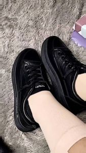 Sepatu Sneakers Olahraga Sport Putih Hitam Kets Wanita Kesual Terbaru 2024