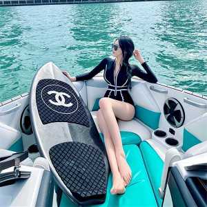 Faviduo 2024 New Long Sleeve One Piece Swimsuit Womens Belly Covering Slimming Sun Protection Small Chest Gathered Hot Spring Swimming Suit