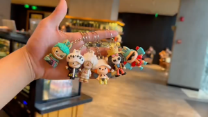 【Local Seller】Cartoon One Piece Keychain Soft Rubber Accessories Birthday Charm Pendant Small Gift Archaeological Doll