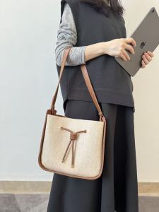 Limited Edition Classic Color Block Shoulder Tote Bag New Style Crossbody Womens Bag Bucket Bag Soft Handle Medium Hardness