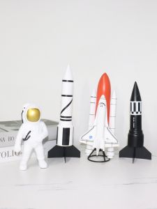 Đồ Trang Trí Nhựa Mô Phỏng Phi Hành Gia Máy Bay Không Người Lái Máy Bay Chiến Đấu Đồ Trang Trí Nhà Đơn Giản Đồ Trang Trí Mềm