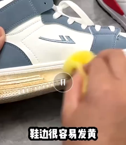 Authentic 2-in-1 Shoe Cleaner | Cleaning Brush | Stain and Oil Removal | Shoe Care | Foaming Anti-Yellowing Bottle小白鞋除污劑Penghilang kotoran | Pengilat kasut