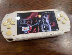 Máy game PSP 1000 trắng + thẻ 16GB có game theo yêu cầu ps1 nes neogeo GBA - hàng chính hãng Sony