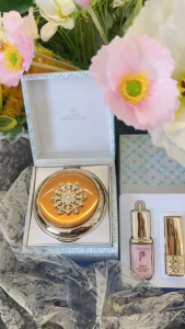 Phấn Nước Dưỡng Trắng Chống Nhăn tái sinh da Whoo Cheongidan Radiant Essence Cushion SPF50+/PA+++