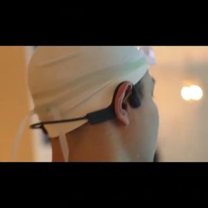 2025 ใหม่ หูฟังบลูทูธแบบนำกระดูก หูฟังไร้สายสำหรับเล่นกีฬา สำหรับการว่ายน้ำและวิ่ง ดีไซน์แบบห้อยหู แบบไม่ใส่ในหู เครื่องเล่น MP3 ภายใน