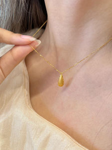 Gold Tone Drop Pendant Necklace Womens Fashion Luxury Sensation Alloy Cross Chain Fresh out Design for Girlfriend Gift