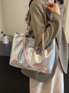 กระเป๋าสะพายไหล่แบบสะพายข้างสำหรับผู้หญิง ความจุขนาดใหญ่ สไตล์ฤดูร้อน 2024 กระเป๋าถือแบบลำลอง กระเป๋าสะพายข้างสำหรับเดินทาง กระเป๋าถือแบบสะพายข้าง