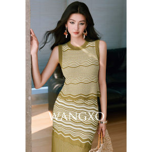 WANGXO | Bộ Áo Thun Không Tay Kẻ Sóng & Chân Váy Xòe Chất Liệu Lụa Mát
