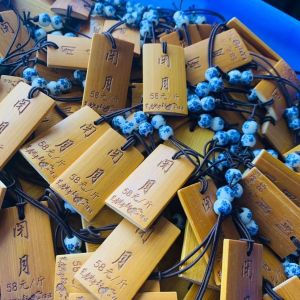 Creative Wine Bottle Small Hangtag & Bamboo Pendant Drinks List