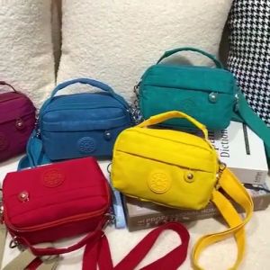 Tas Wanita: Tas Selempang Praktis & Fashion Terkini