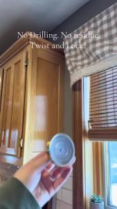 Glass window suction cup hook indoor shower hook bathroom non diamond towel hook bathrobe jacket hook - black (2-piece set)