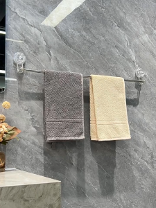 No-Drilling Suction Cup Extendable Towel Rack Suction Towel Rail Extendable Bathroom Towel Holder Wall Mounted with Stainless Steel Hanging Towel Bar Suction Cup Towel Rack Holder No Drilling Vacuum Towel Holder for Kitchen Balcony