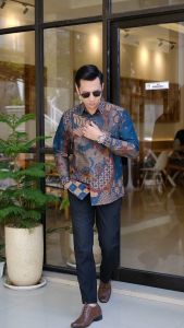 BATIK AJISAKA - ABIMANYU: Kemeja Batik Kondangan Modern Pria Lengan Panjang Slimfit Bahan Halus
