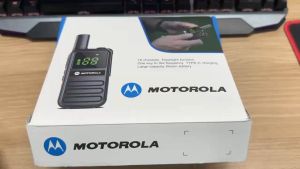 [2PCS] HT Motorola T82 400-480MHz UHF Walkie Talkie LED Flashlight 10W high power frequency copy Portable Radio