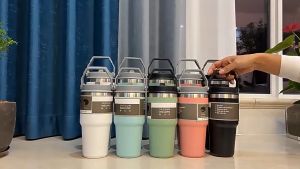 304 Stainless Steel Tumbler Cup With Handle&Straw 600/900ML Insulation Cup Thermos cup Portable Hot &Cold Flask Water Bottle Botol Air 保温瓶