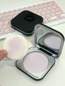 Novo Powder Makeup Long Lasting Oil Control Purple Powder Wet and Dry Dual-Use Powder Invisible Pore Concealer Waterproof Sweat-Proof