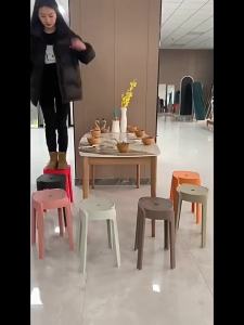 เก้าอี้พลาสติก อุจจาระ ไม่ต้องต่อประกอบ รับน้ำหนักได้ 200kg วางซ้อนกันได้ plastic chair(Delin store)