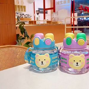 Bình nước học sinh 2 đầu vòi uống Cao Câp 1000ml Hình hoạt hình dễ thương Có dây đeo Sticker 3D