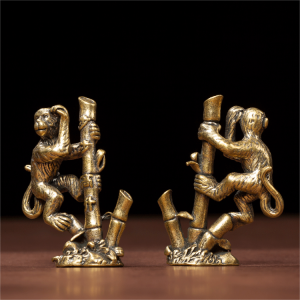 Bronze Monkey Small Figurine Ascending Stepmotif Handmade Home Tea Pet Desktop Good Luck Gift Metal Retro Style Zodiac Year