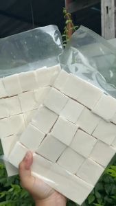 เบสสบู่กลีเซอรีนนมแพะแท้ 1 กิโลกรัม นมแพะสดจากฟาร์มมาตรฐาน ฟองละเอียดนูมเนียน สำหรับนำไปทำสบู่ใช้เอง