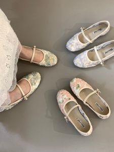 Floral Embroidery Vintage Mary Jane Flats