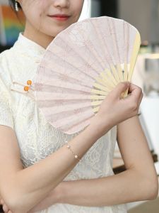 Quạt Vỏ Sò Thêu Cotton Phong Cách Mới Trung Quốc Cổ Điển Quạt Nhỏ Thanh Lịch Cho Phụ Nữ Quạt Hàng Ngày Đi Kèm Trang Phục Cờ