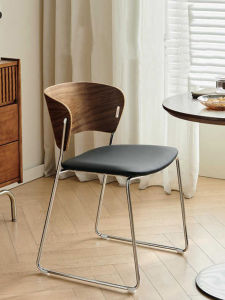 เก้าอี้ทานอาหารแบบเรียบง่ายและหรูหรา สไตล์ย้อนยุค สำหรับบ้านขนาดเล็ก ที่นั่งแบบพับได้สำหรับร้านกาแฟ ที่นั่งแบบเรียบง่าย ที่นั่งแบบมีพนักพิง เก้าอี้โลหะสำหรับผู้ใหญ่