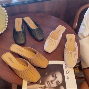 DS รองเท้าผู้หญิง รองเท้าแตะแบบสวม ผู้หญิง ปิดนิ้วเท้า แฟชั่น นุ่ม สไตล์เกาหลี รองเท้าคัทชู ยางEVA ส้นเตี้ย น้ำหนักเบา ใส่สบาย สำหรับผู้หญิง รองเท้า รองเท้าแตะผู้หญิง รองเท้าแตะ ไซซ์ 36/37-40/41