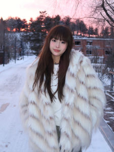 2025 New Korean Style Casual Fox Fur Coat Womens Mid-Length Thick Warm Plush Coat Winter Outerwear Artificial Fur Jacket