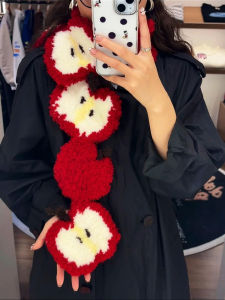 ผ้าพันคอขนแกะสีแดงปีใหม่ทำมือสำหรับผู้หญิง ผ้าคลุมก้นชิ้นเล็ก ผ้าคลุมไหล่ ผ้าคลุมคอ เสื้อผ้าผู้หญิง เสื้อผ้าผู้ชาย เสื้อผ้าเด็ก