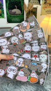 Combo 50 Sticker Mèo Chipi chống nước sticker dán laptop điện thoại đàn guitar mũ bảo hiểm vali. MSP: ST117