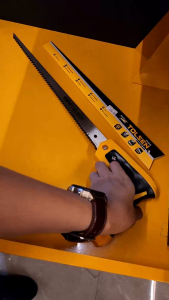 Tolsen 12" Compass Saw (300mm 9TPI) 65Mn Blade 31015