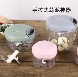 มาใหม่ BAAN ที่บดกระเทียมมือดึง 900 ML. พกพาสะดวก ไม่ง้อไฟฟ้า พลาสติกหนา รุ่น 5103