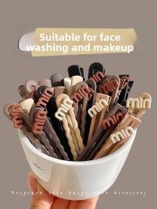 NING ZHOU | Invisible Hair Clip for Makeup and Washing