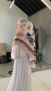 Jilbab Instan Bergo Hamidah Sublim Printing Motif Amarilys Ukuran XL Jersey Barbara