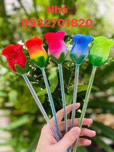 100 Bông Hồng nhỏ cho đám tiệc sân khấu giá