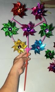 Một bộ chóng chóng quay bằng gió 7 cánh bằng nhựa