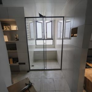 Square Glass Sliding Door for Dry-Wet Separation