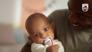 Ti ngậm thông khí Philips Ultra Air ti giả cho bé 0-18 tháng vỉ đôi kèm hộp khử trùng tiện lợi