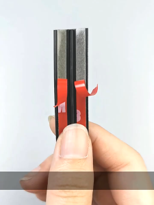 2m/4m แถบยางกันรั่วติดขอบหลังคารถยนต์ กันน้ำกันฝุ่น สติ๊กเกอร์ซิ่ง แถบซีลยาง หลังคากระจกรถยางติดกระจกหน้ารถยนต์ กันน้ำกันฝุ่น