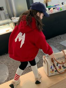 เสื้อสเวตเตอร์มีฮู้ดบุขนแกะหนาสีแดงสำหรับเด็กผู้หญิง ฤดูใบไม้ร่วง/ฤดูหนาว เสื้อผ้าเด็ก ชุดนักเรียน คอกลม แขนยาว ผ้าฝ้าย ความยาวปกติ