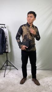 Outer Kemeja Batik Pria Lengan Panjang Siwi Dara Hitam Inner Furing Katun Halus Premium