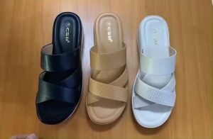 CSB รองเท้าลำลอง รุ่น CS043 รองเท้าแตะผู้หญิง พื้นนุ่ม ส้นสูง น้ำหนักเบา